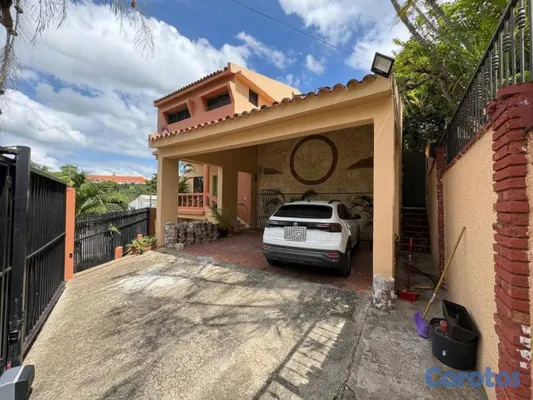 casas - Casa de 2 niveles en venta en Colina de Los Rios 15