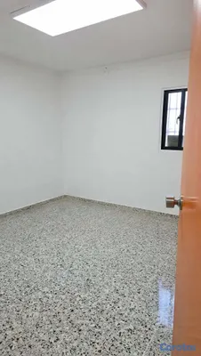 oficinas y locales comerciales - Oportunidad de Alquiler Casa en los Prados ideal oficina. Negocios varios 7
