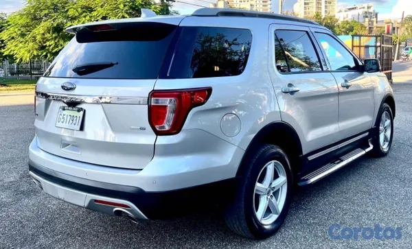 jeepetas y camionetas - vehículo en excelentes condiciones  5