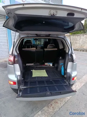 jeepetas y camionetas - Mitsubishi outlander 2009 
Cris plata (4 cilindros) RD$ 375,000.00 7