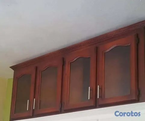 cocina - Gabinete de cocina en madera con cristal, color ca 2