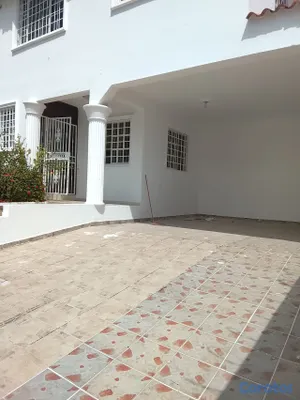 casas - EXCLUSIVA CASA DE DOS NIVELES EN VENTA Y EN ALQUILER EN ALTOS DE ARROYO HONDO 3