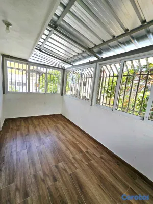 casas - CASA EN ALQUILER  en  Segundo Nivel próx. Avenida  9