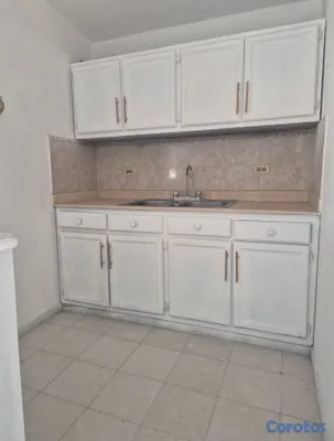 casas - CASA EN VENTA EN KM. 9 DE LA AV. INDEPENDENCIA  10