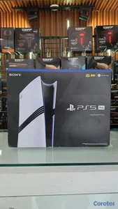 Sony Playstation 5 PRO 2TB en su caja con sus plas