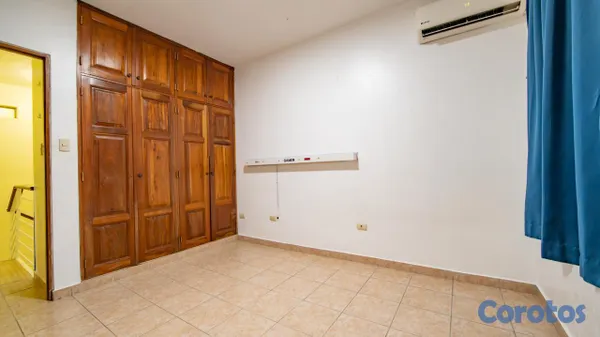 casas - HERMOSA CASA EN MIRADOR DEL OESTE 3