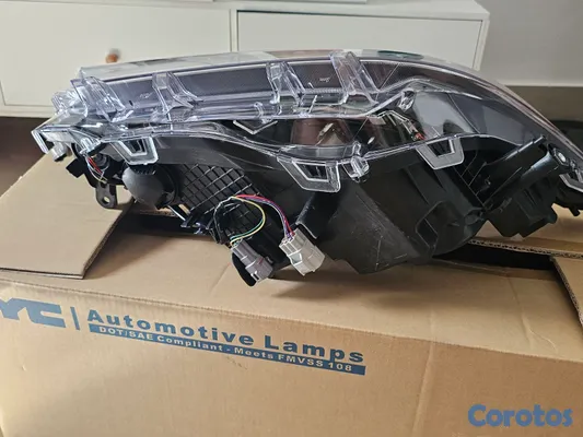 repuestos - Pantalla Derecha Toyota RAV4 LED (2019-2021) TYC Certificada CAPA 2