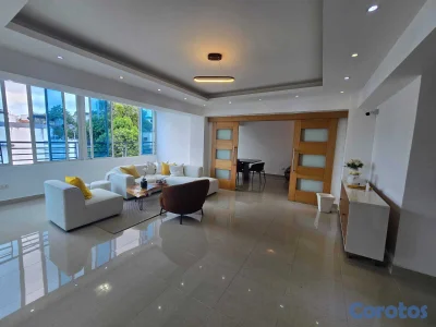 Apartamento con Terraza privada EL CONDADO próximo
