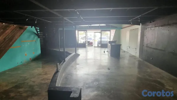 oficinas y locales comerciales - Alquilo Local  comercial 190 mts 1er piso en Arroy 5