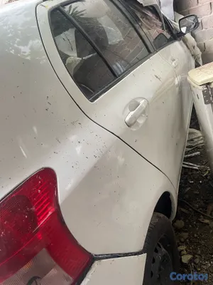 carros - vendo Toyota vitz para pieza o arreglar  2