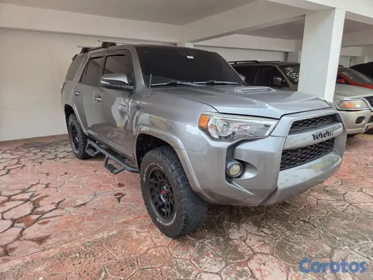 jeepetas y camionetas - Toyota 4runner trd off-road 2018 2