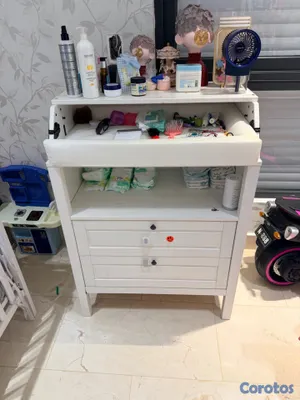 muebles y colchones - Cuna con su mesita de cambiador de bebé  2