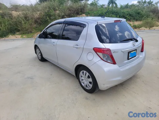 carros - Toyota Vitz 2011 | 4 Cilindros | Caja Nueva 2
