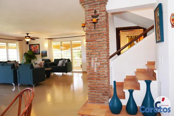casas - Villa en colina con hermosas vista al mar · Ref 10 15