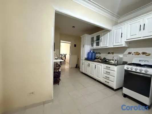 casas - Casa de 4 habitaciones en venta en La Avenida Repu 9