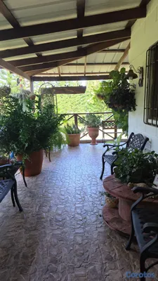 casas vacacionales y villas - Hermosa casa en Jarabacoa,rodeada de arboles a 5 minutos del centro del pueblo
 3