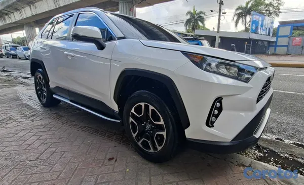 jeepetas y camionetas - Toyota RAV4 LE , AWD, AÑO 2020,PINTURA DE FÁBRICA.. 3