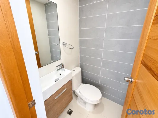 apartamentos - alquiló avenida independencia klm 7 y medio piso 5 dos habitaciones 2.5 baños pa 12