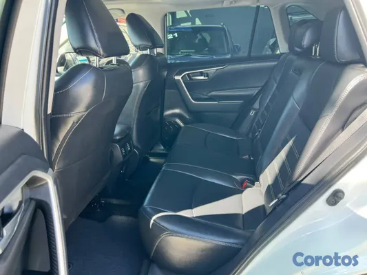 jeepetas y camionetas - Toyota RAV4 XLE Premium 2021 7