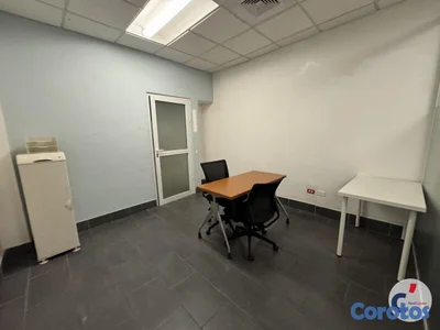 Edificio Comercial y de Oficinas en Alquiler – 800