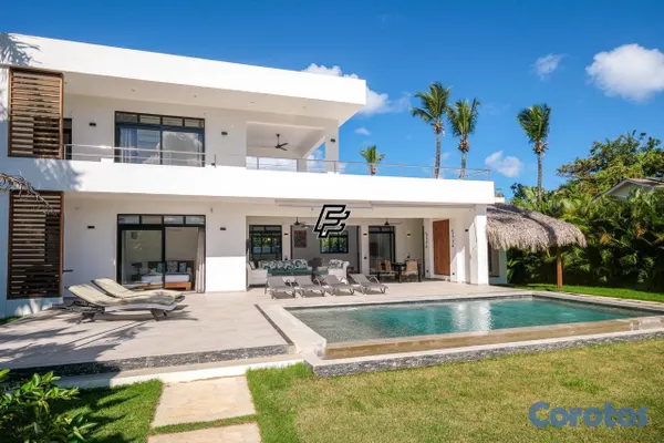 casas vacacionales y villas - Exclusiva Villa Moderna: 5 Hab. a pocos metros del mar en Comunidad Privada 3