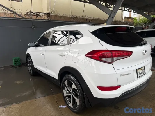 jeepetas y camionetas - HYUNDAI TUCSON 2016 MOTOR DOCH 🔥 2