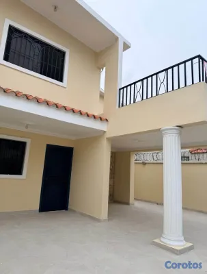 casas - Casa de 2 niveles en venta en Villa Aura 6