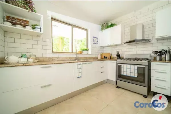 casas - Gran Villa con Piscina, de 3 Habitaciones, Amuebla 9