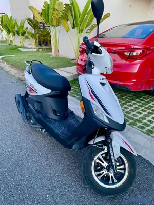 motores y pasolas - Moto automática menos de un mes de uso  4