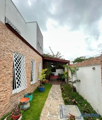 casas - CASA EN VENTA EN AV. LOS BEISBOLISTAS  4