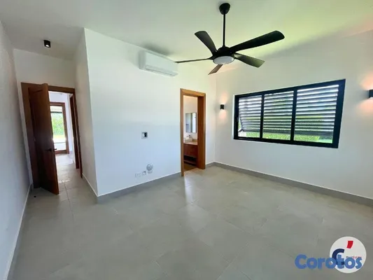 casas - Villa de 4 habitaciones con piscina climatizada en 11