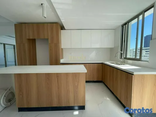 apartamentos - Apartamento en venta en los Cacicazgos (221mts2) de 3 habitaciones con baño c/u 5