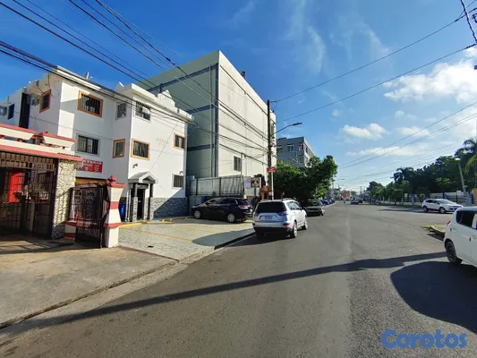 oficinas y locales comerciales - Oficinas y Locales en Zona Céntrica, Frente a Plaza de la Salud desde RD$12,500 3