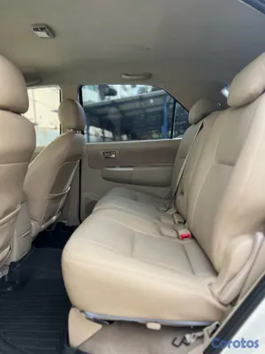 jeepetas y camionetas - Toyota Fortuner SRV 2008 10