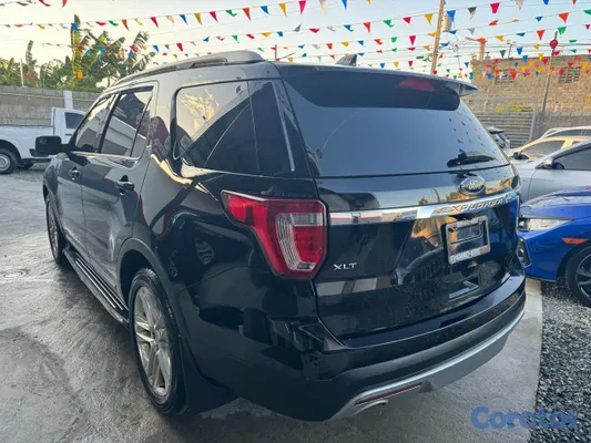 jeepetas y camionetas - Vendo Ford Explorer 2017 xlt  6