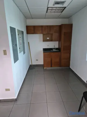 oficinas y locales comerciales - ALQUILO EN TORRE CORPORATIVA,   ESPACIOSA Y ELEGANTE OFICINA EN LA ESPERILLA  3
