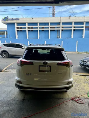 jeepetas y camionetas - 🔥🚨 ¡TOYOTA RAV4 2016 EXL EN VENTA! 🚨🔥 9