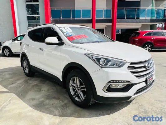 jeepetas y camionetas - Hyundai Santa Fe Se 2018 
• Motor Dohc • 4 Cilindros • 3 Filas de Asientos • 2
