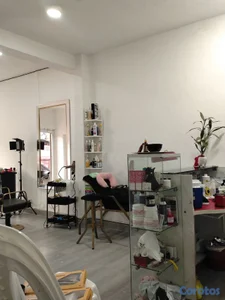 Busco chica para trabajar en un salón de belleza