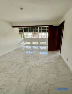 Apartamento de 3 habitaciones en alquiler en Viejo