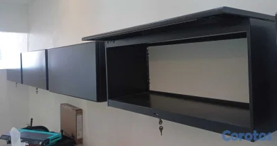 Gabinetes de metal para fijar en la pared