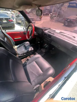 jeepetas y camionetas - Toyota 1984 cama larga  3