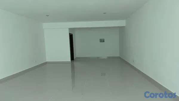 oficinas y locales comerciales - ¡EL LOCAL DE TUS SUEÑOS EN LA UBICACIÓN MÁS ESTRATÉGICA DE LA ZONA ORIENTAL! 3