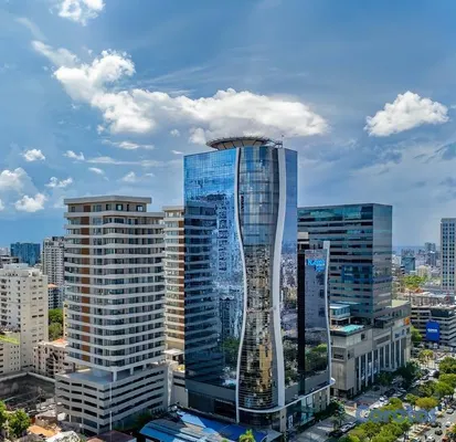 oficinas y locales comerciales - IMPONENTE LOCAL CORPORATIVO EN ALQUILER📍WORLD TRAD 2