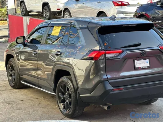 jeepetas y camionetas - Toyota RAV LE 2022 
 7