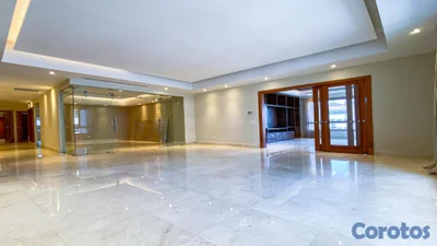 Apartamento en venta en Ensanche Piantini con área social y 4 parqueos