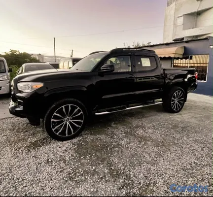 jeepetas y camionetas - Toyota tacoma sr5 2019 clean carfax  4