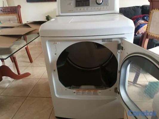 otros electronicos - secadora en buenas condiciones no me cabe en el apt por eso la estoy vendiendo  4