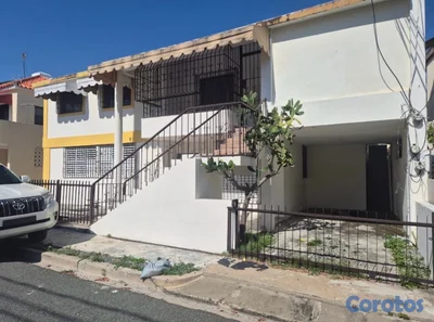 CASA EN VENTA EN KM. 9 DE LA AV. INDEPENDENCIA 