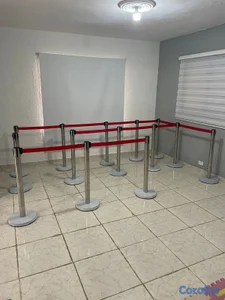 separadores de fila con cinta roja 